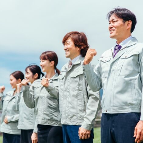 作業服を着た人達